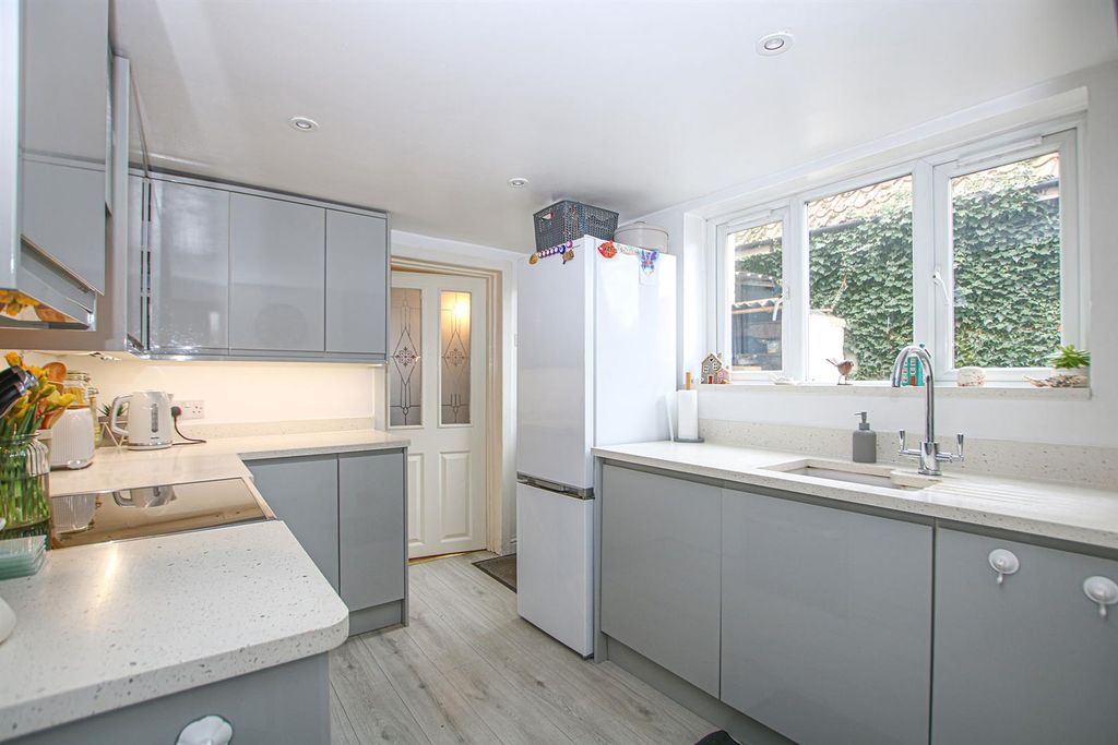 Property photo 3 of 15 Img_4081 Kit.Jpg