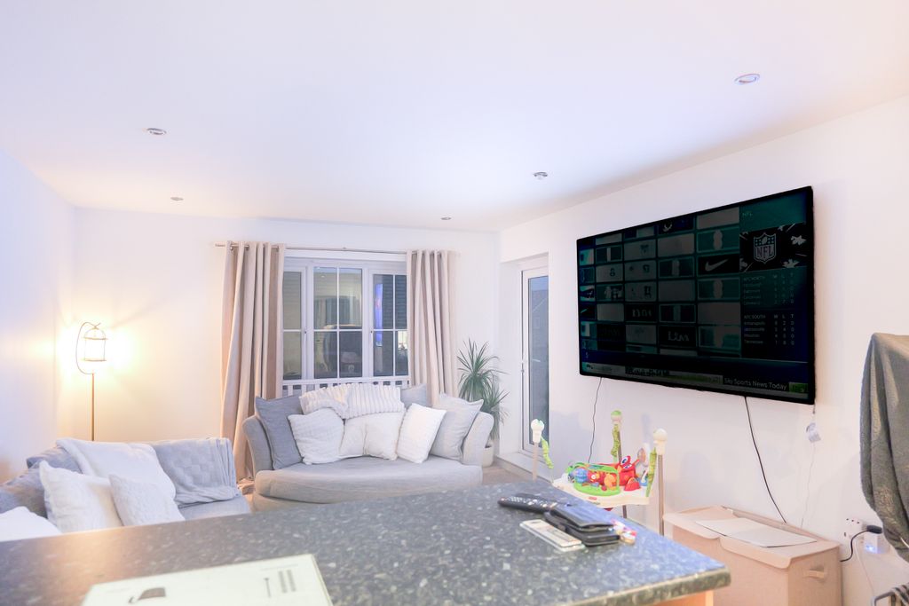 Property photo 3 of 19