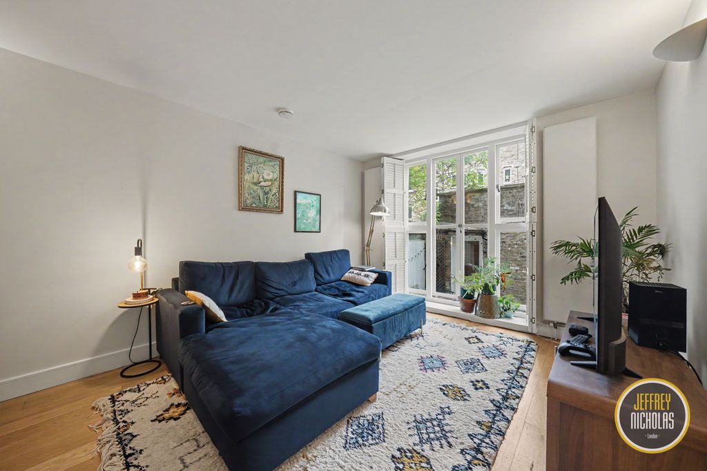 Property photo 2 of 18