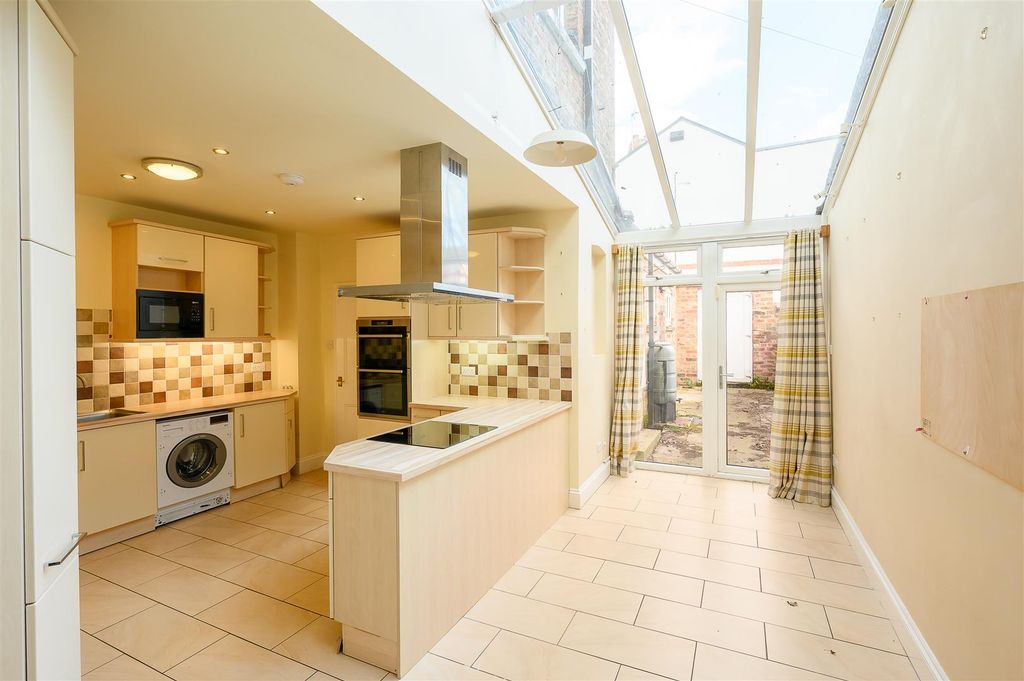 Property photo 2 of 30 Kitchen