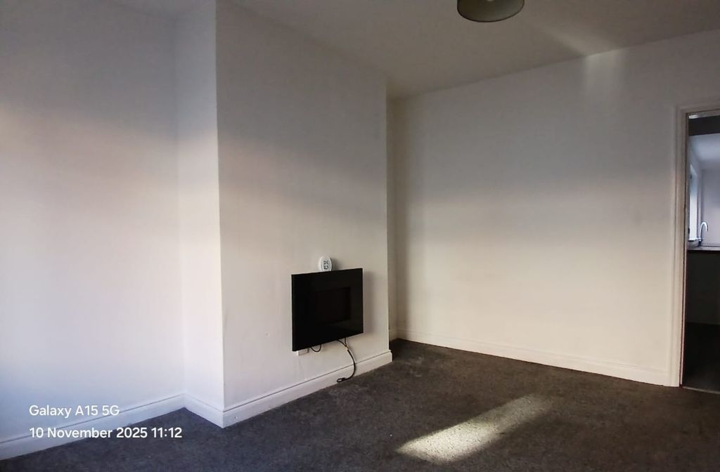 Property photo 3 of 9 29 Bright Street 10.11 (11)