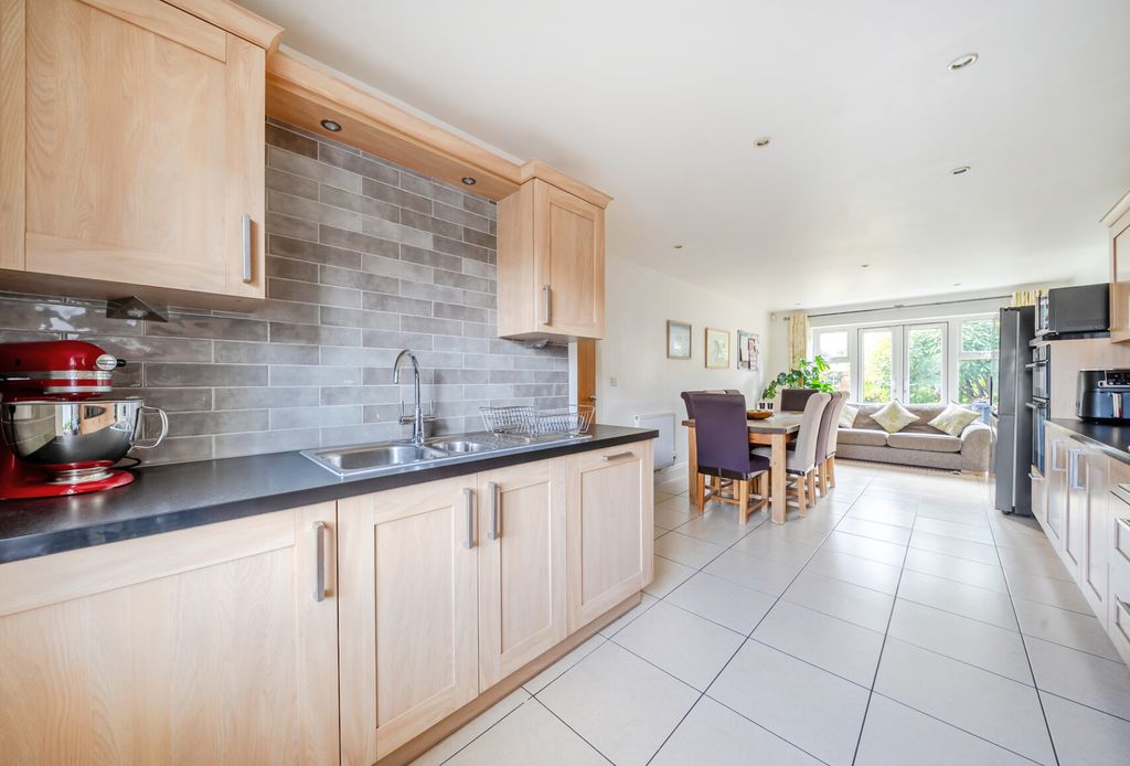 Property photo 3 of 20 1343612-16-68Adc2...