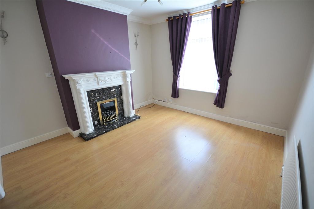 Property photo 3 of 8