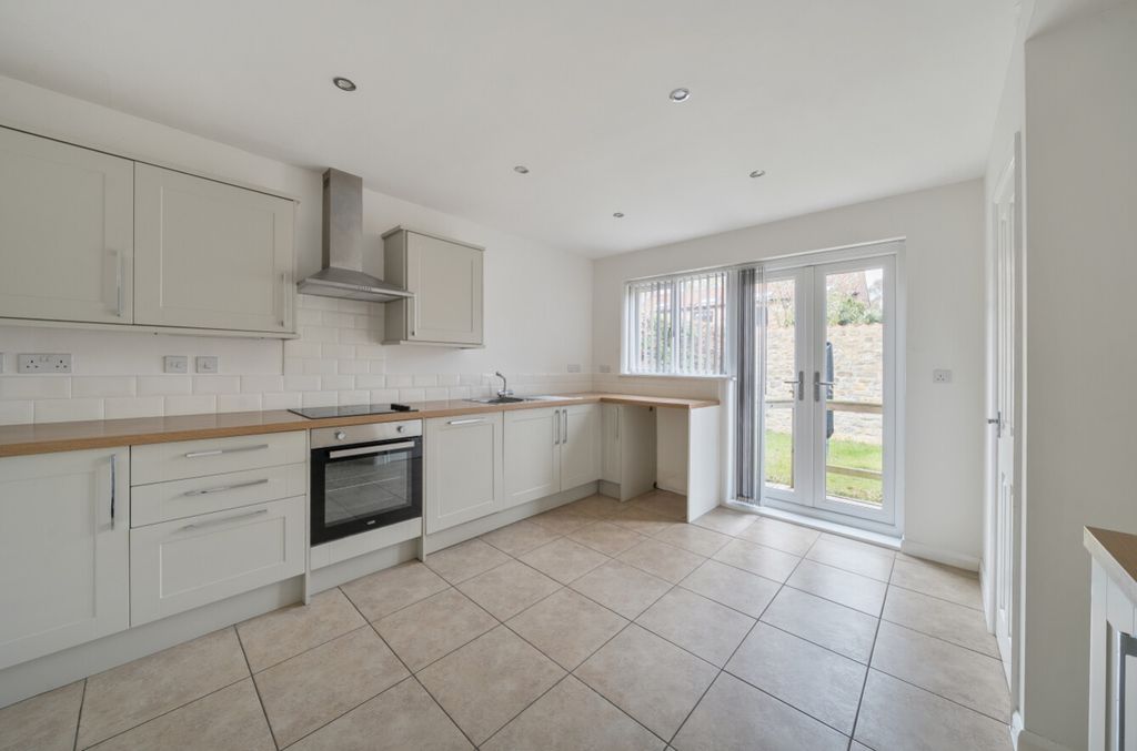 Property photo 2 of 21 1446402-2-69De40322146E