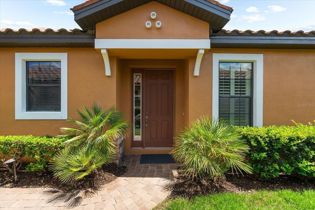 Property photo 1 of 2