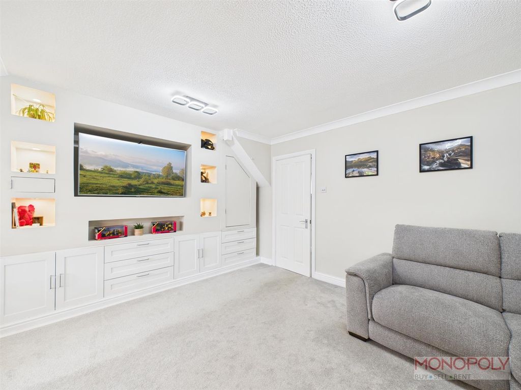 Property photo 3 of 14 Cam01943G0-Pr0522-Still004.Jpg