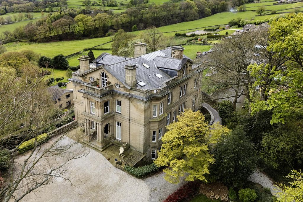 Property photo 1 of 37