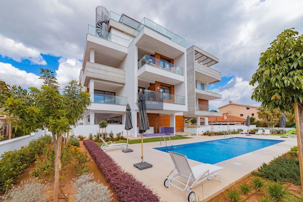 Property photo 3 of 16