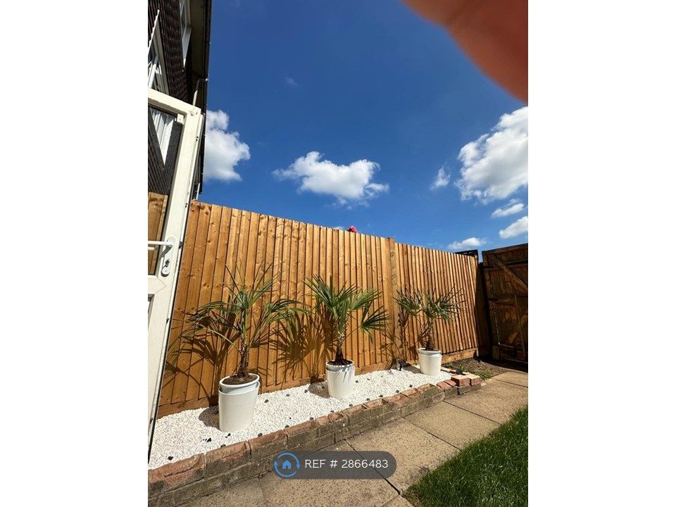 Property photo 1 of 9 Shared Space -Garden Side