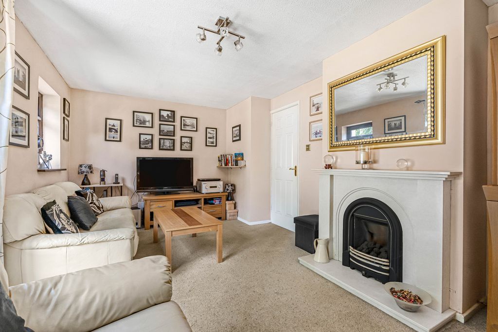Property photo 3 of 23