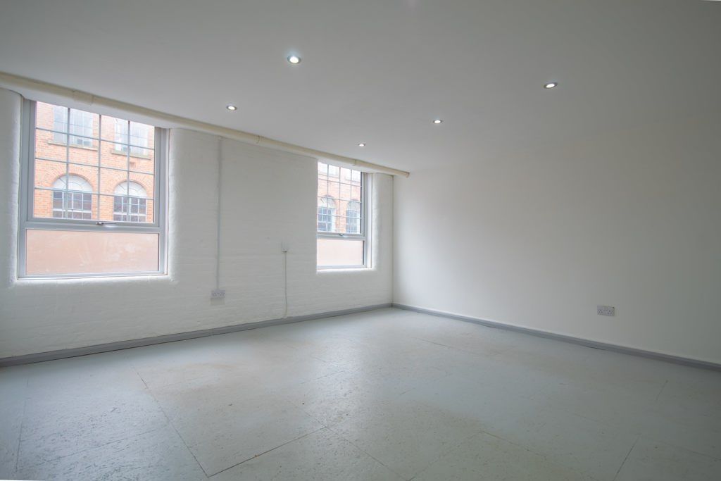 Property photo 3 of 8 Photo 2