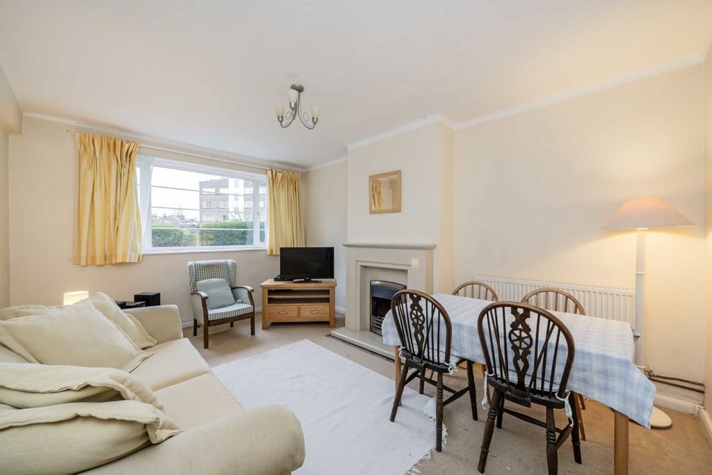 Property photo 2 of 6