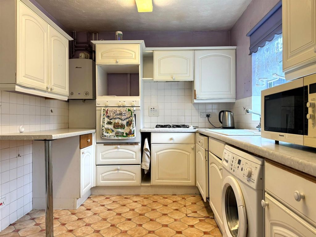Property photo 3 of 24 Kitchen