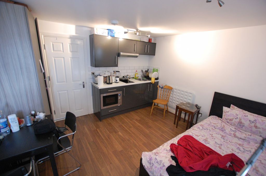 Property photo 2 of 3