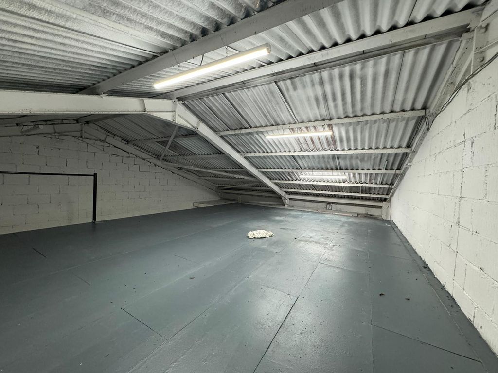 Property photo 3 of 6