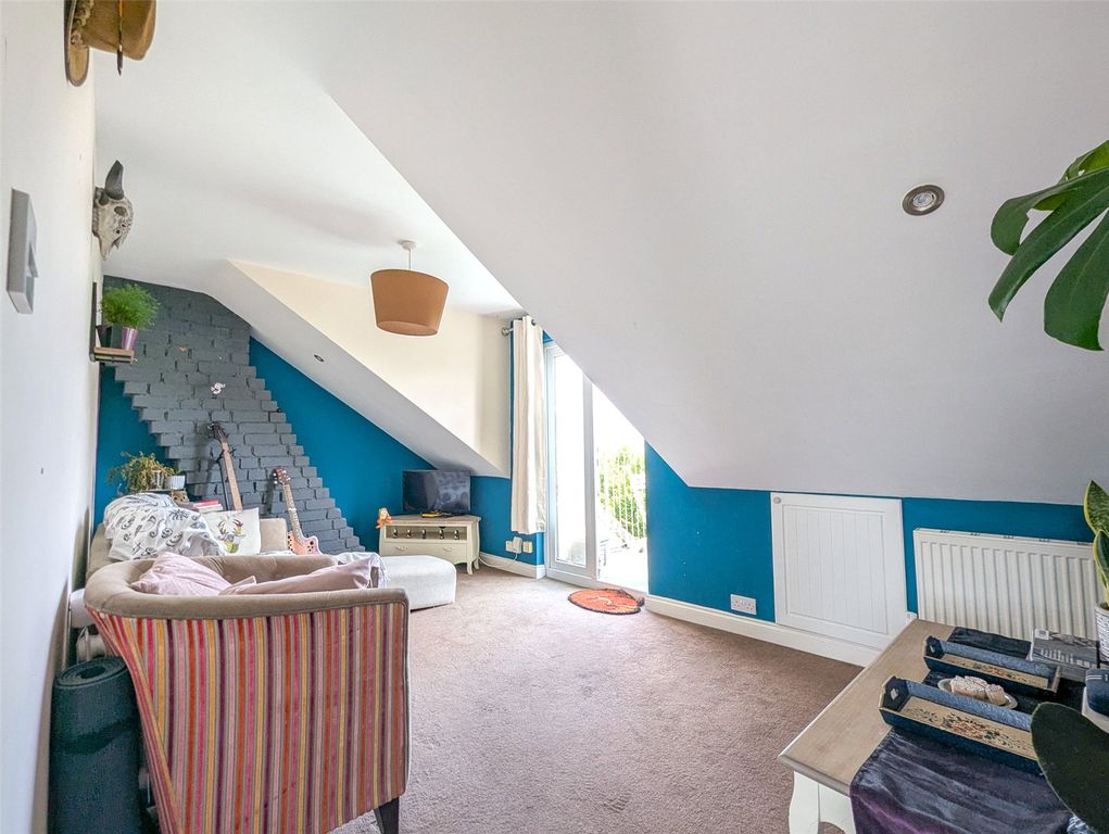 Property photo 3 of 19 Picture No. 06