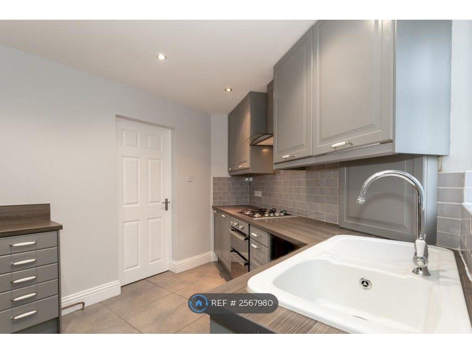 Property photo 2 of 16 Kitchen