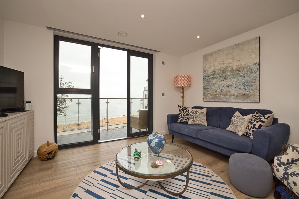 Property photo 3 of 9 Picture 3