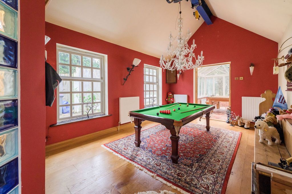 Property photo 3 of 36