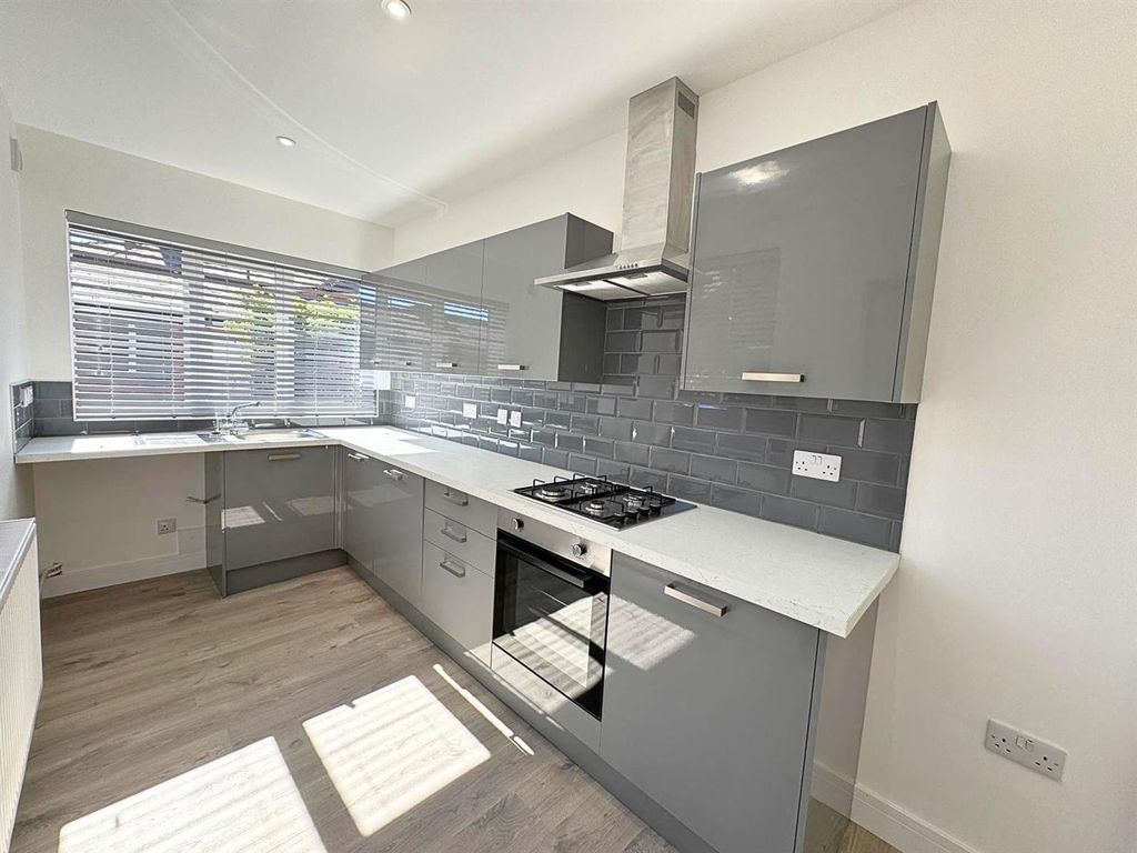 Property photo 2 of 19 Kitchen