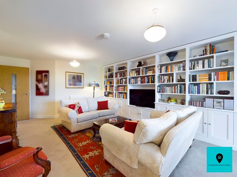 Property photo 2 of 9 Lounge