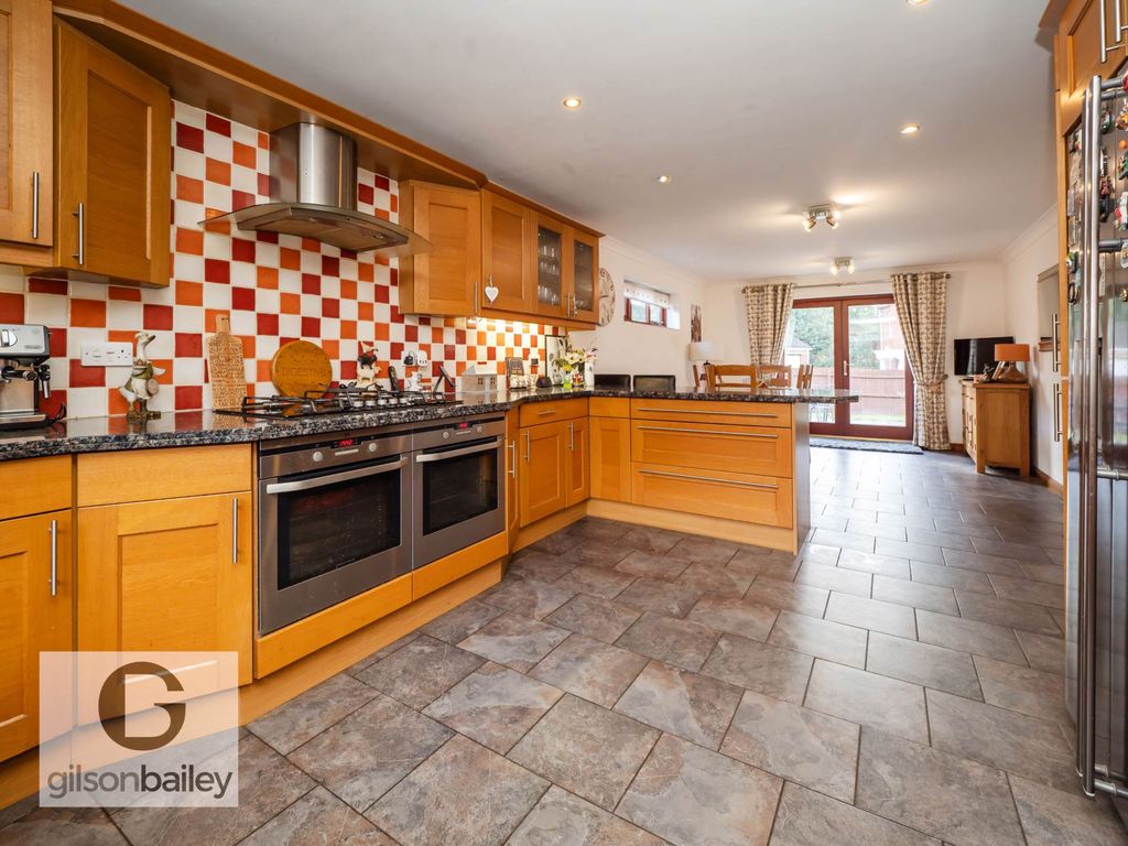 Property photo 3 of 27