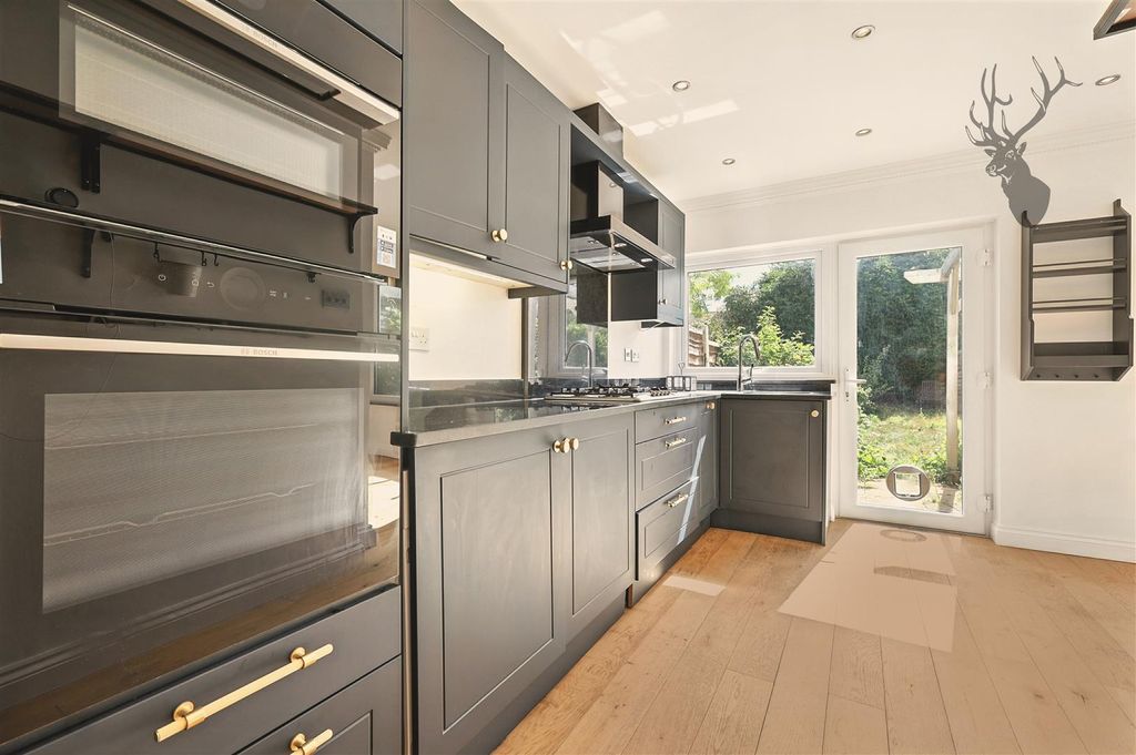 Property photo 2 of 45