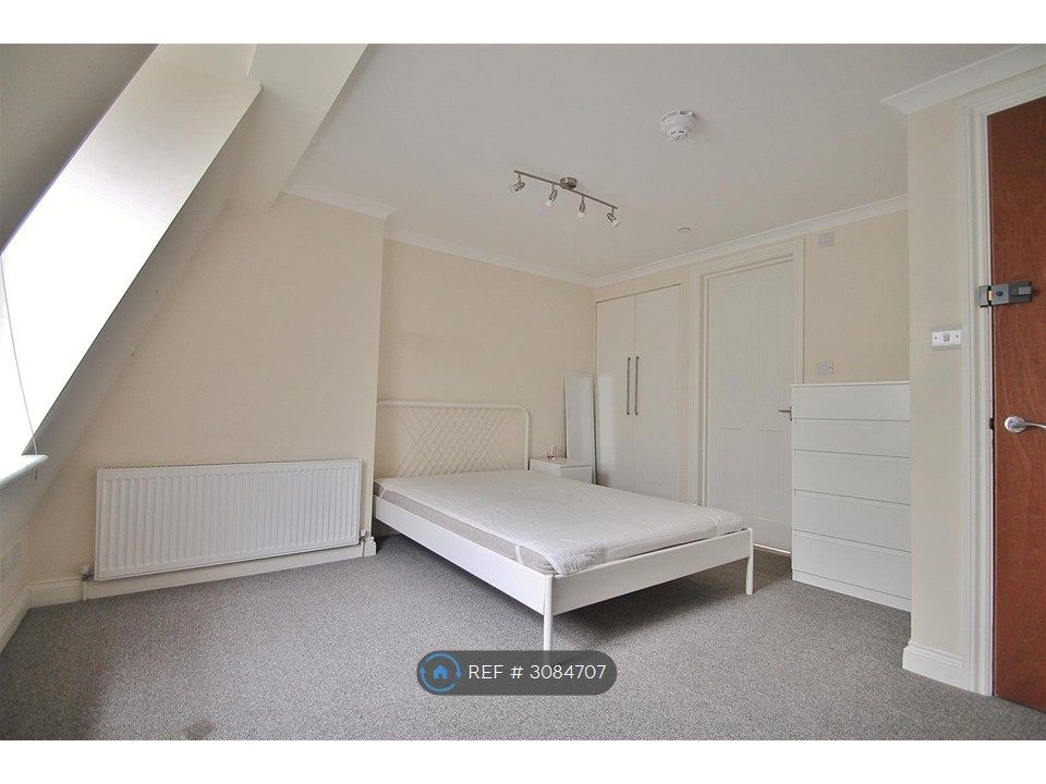 Property photo 1 of 5 Bedroom