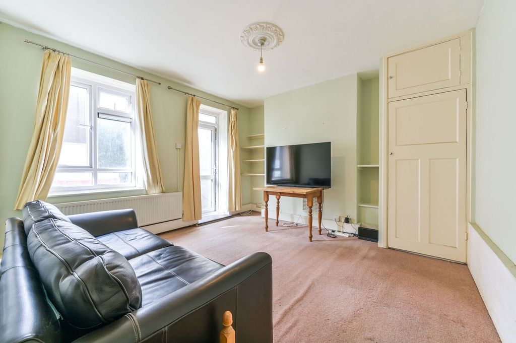 Property photo 2 of 10