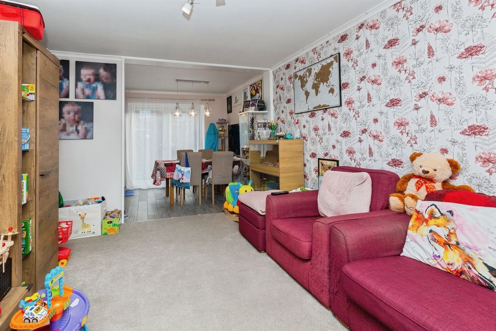 Property photo 3 of 14