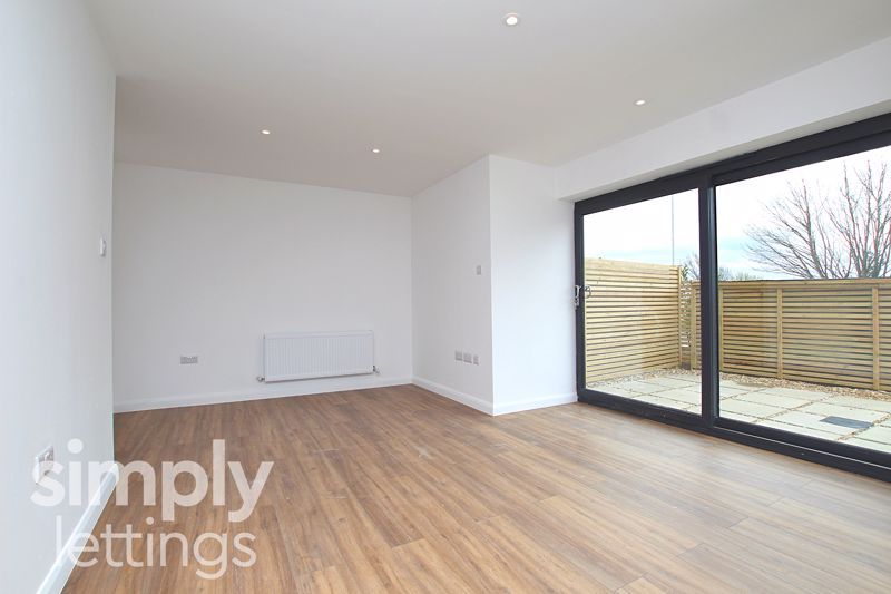 Property photo 2 of 8 Photo 6