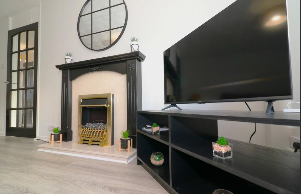 Property photo 2 of 12 2