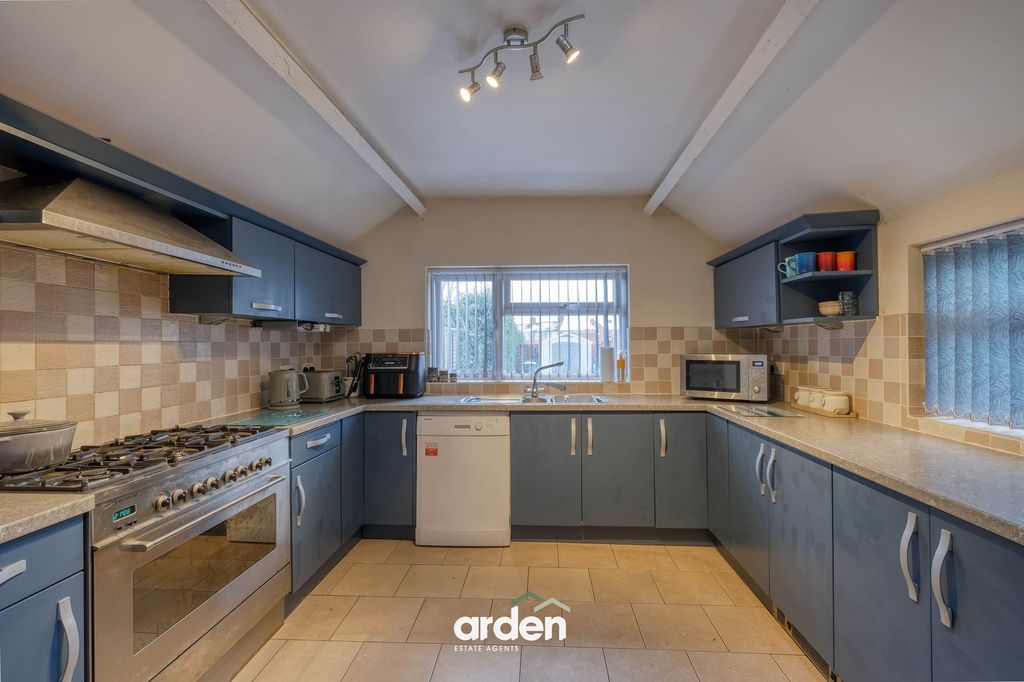 Property photo 2 of 13