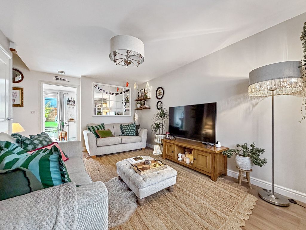 Property photo 2 of 33