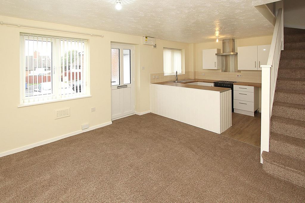 Property photo 2 of 6 Lounge-Kitchen