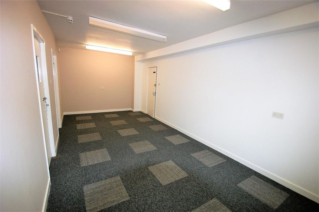 Property photo 2 of 4