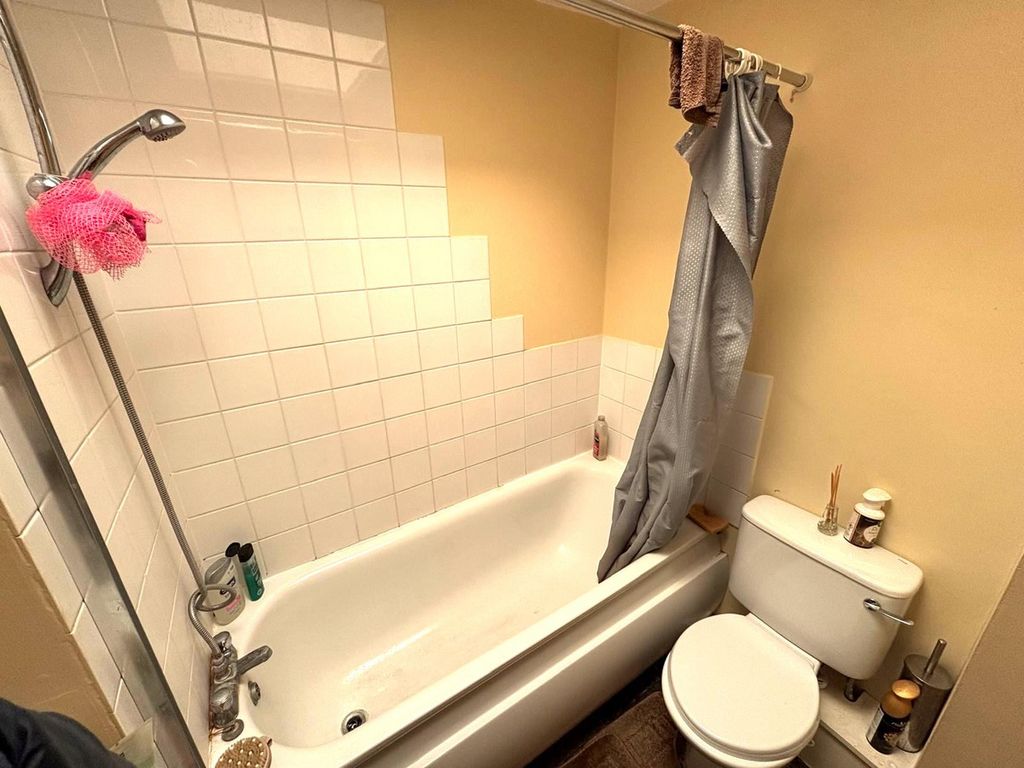 Property photo 3 of 5