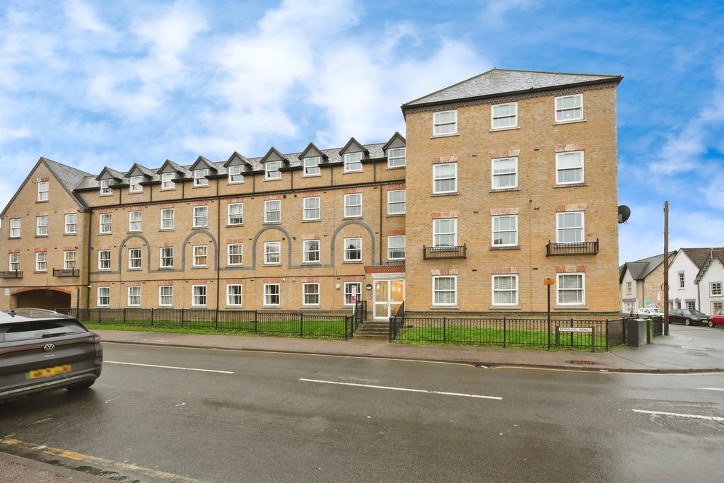 Property photo 1 of 18