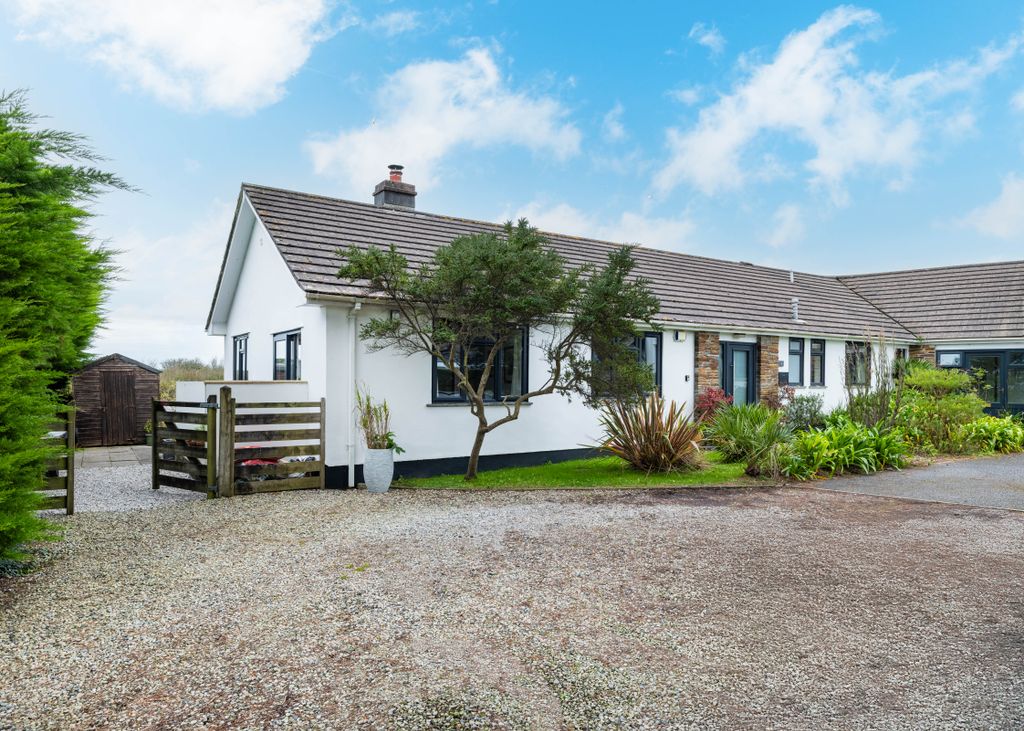 Property photo 1 of 18 1 Trelawney Court