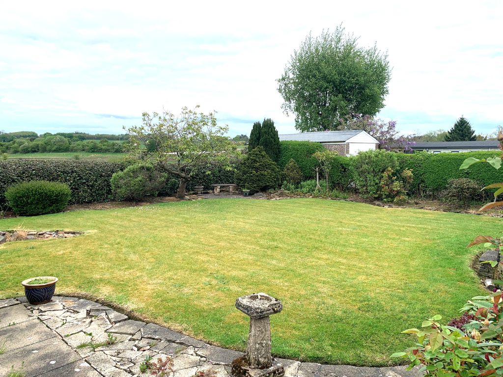 Property photo 3 of 27 U4