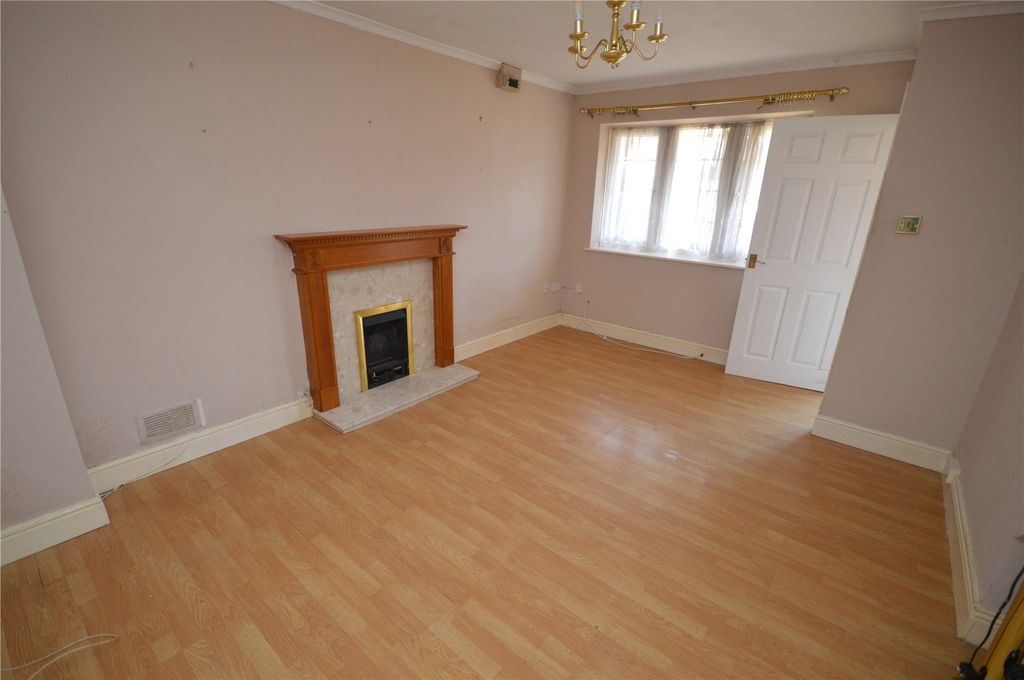 Property photo 2 of 12 Living Room