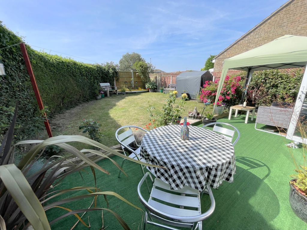 Property photo 2 of 17 Blyford Road