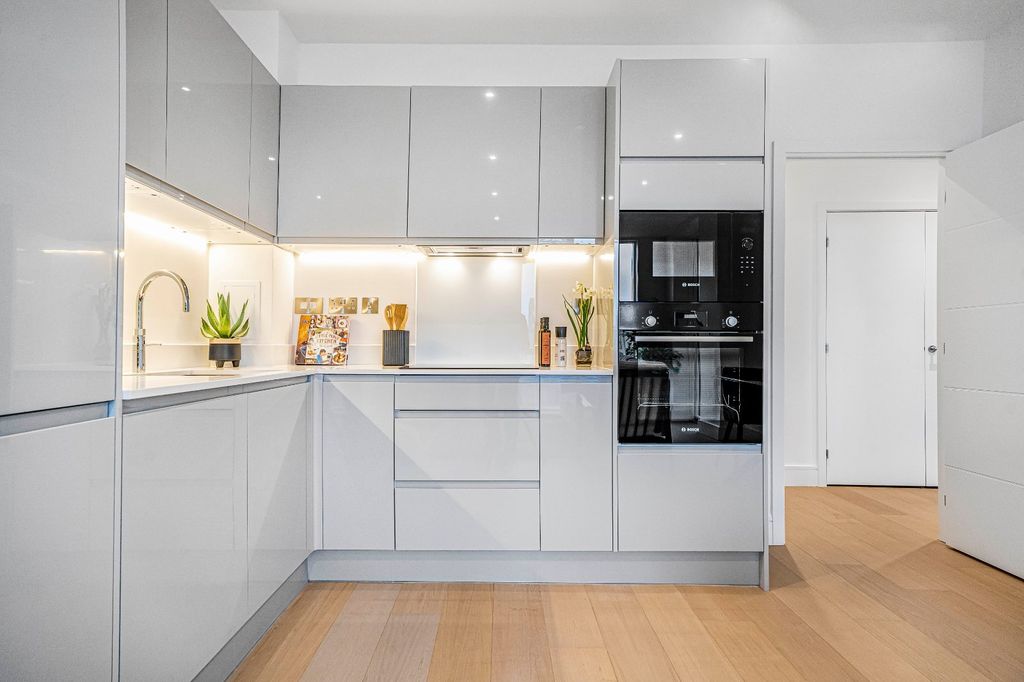 Property photo 2 of 25