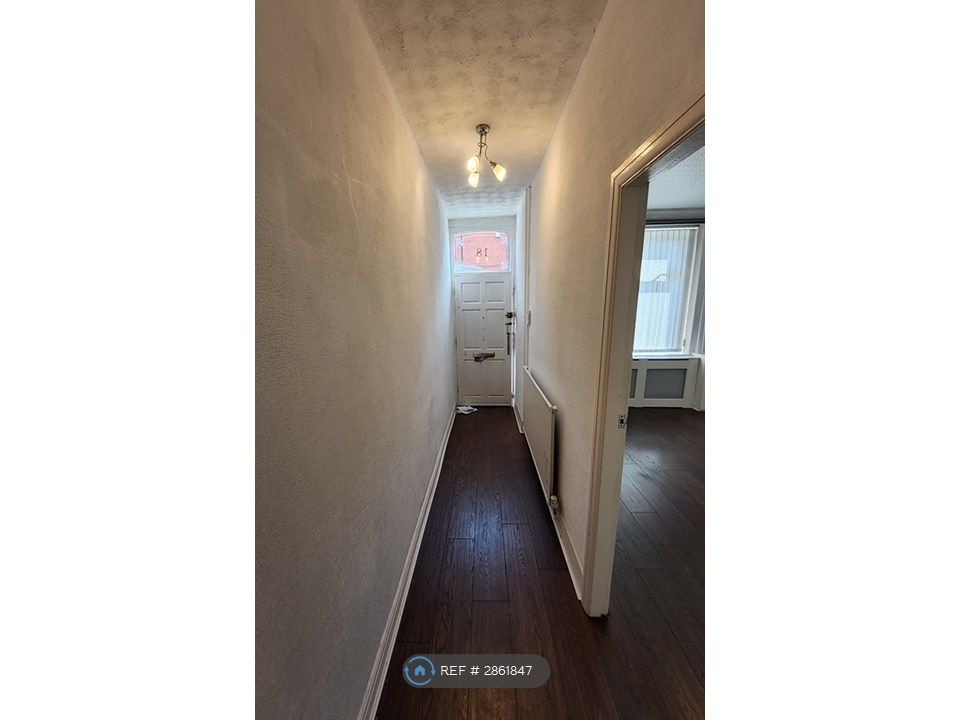 Property photo 2 of 27