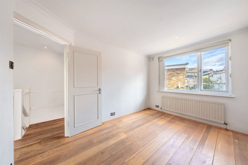 Property photo 2 of 17 Picture No. 06