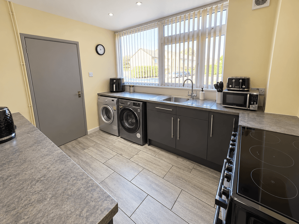 Property photo 3 of 13 Kitchen