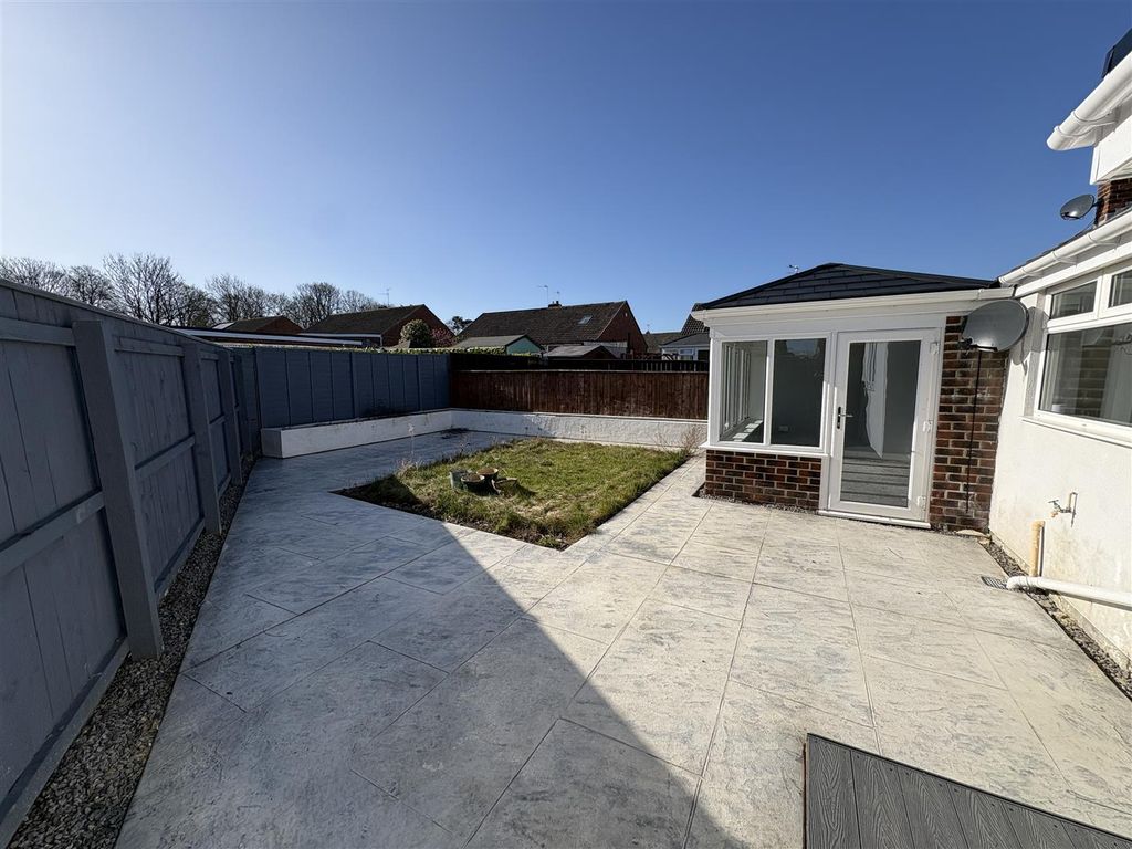 Property photo 2 of 18 Externally