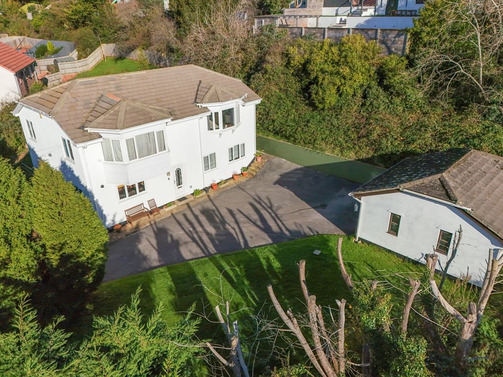 Property photo 1 of 31