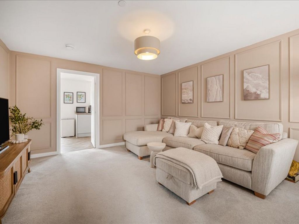 Property photo 2 of 21