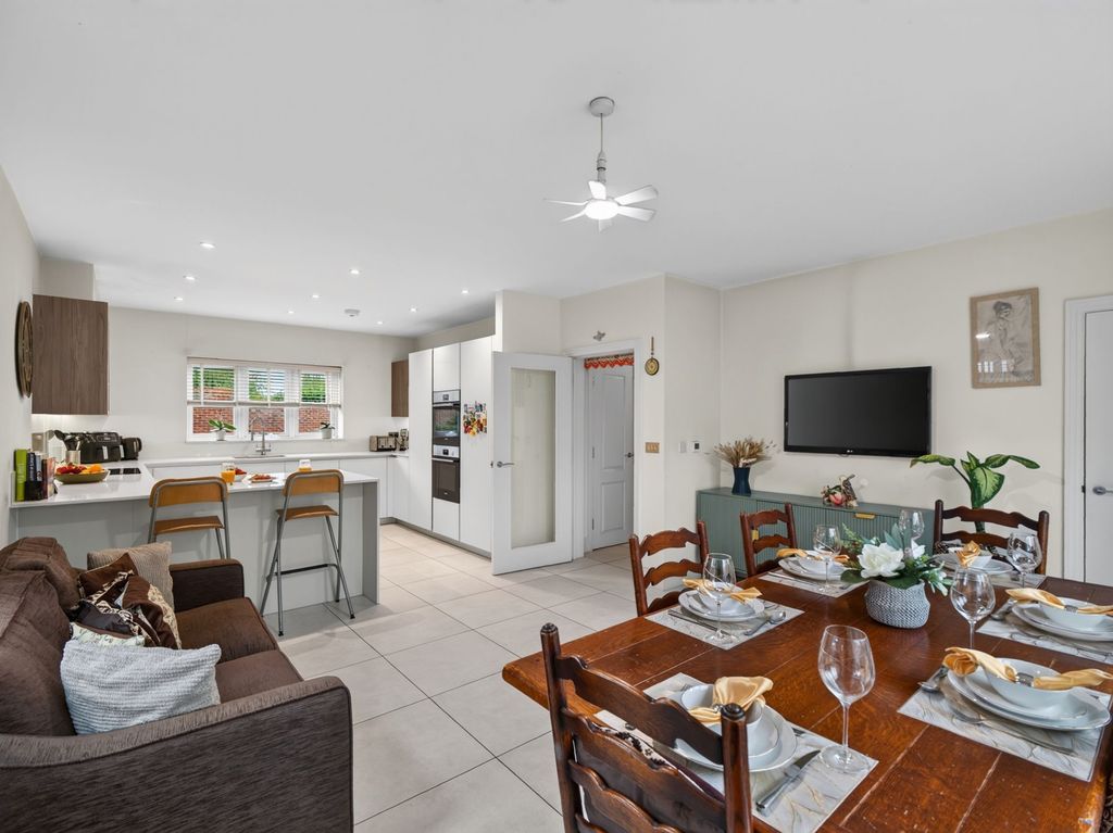 Property photo 3 of 28 Dining Area &amp; Kitchen